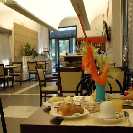 Hotel Fiera Wellness & Spa ボローニャ エクステリア 写真