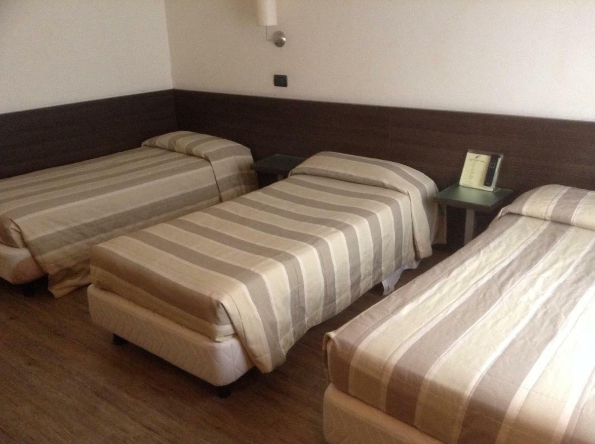 Hotel Fiera Wellness & Spa ボローニャ 部屋 写真